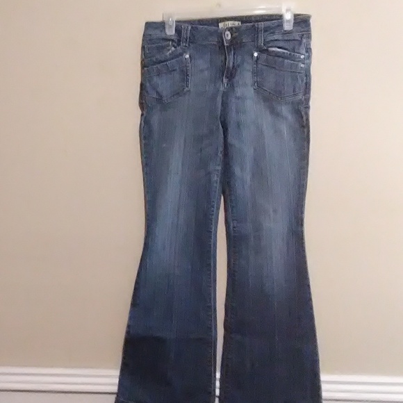 FINAL PRICE DROP!! l.e.i. Ashley trouble jeans - Picture 3 of 7